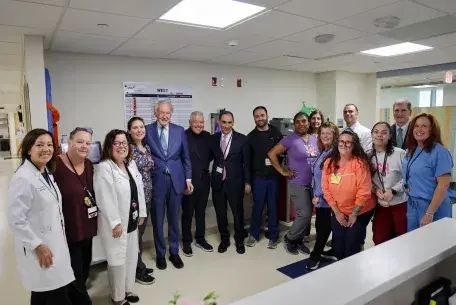 Senator Ed Markey poses with Allen Smith, MD, MS, Weymouth Mayor Michael Molisse, and colleagues from South Shore Hospital's West Unit.