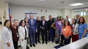 Senator Ed Markey poses with Allen Smith, MD, MS, Weymouth Mayor Michael Molisse, and colleagues from South Shore Hospital's West Unit.